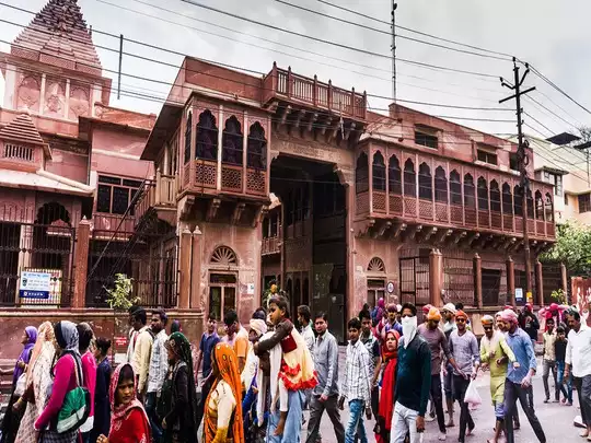 2023 के सेलिब्रेशन में आगरा-मथुरा के फुल होटल्स:ताज के दीदार1 लाख टूरिस्ट करेंगे मथुरा-वृंदावन में 10 लाख टूरिस्ट करेंगे बांके बिहारी के दर्शन